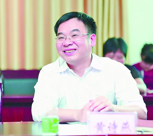 致敬扶贫路上的英雄完整版,湖南脱贫攻坚先进个人