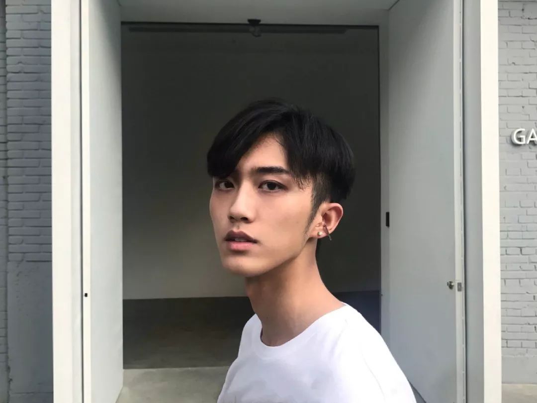 2022最帅的十种男士发型,怎么弄发型更帅一些更阳光一些