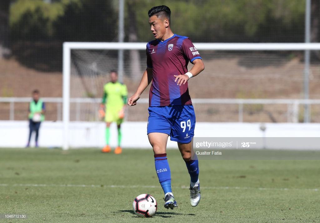 刘宇豪中超,上海申花队员刘宇豪近照图片