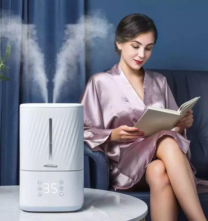 冬天起静电是空气干燥的原因吗,冬天干燥家里有静电怎么办