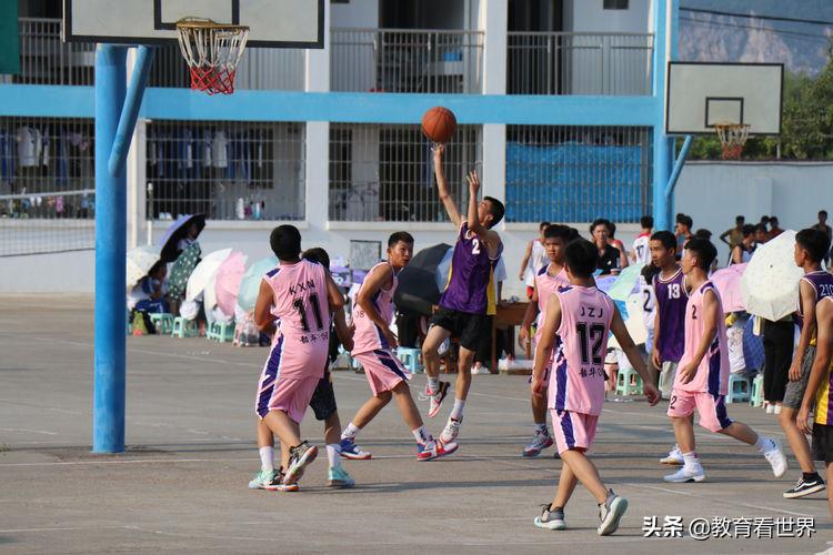篮球赛顽强拼搏,柳城县中小学生篮球赛