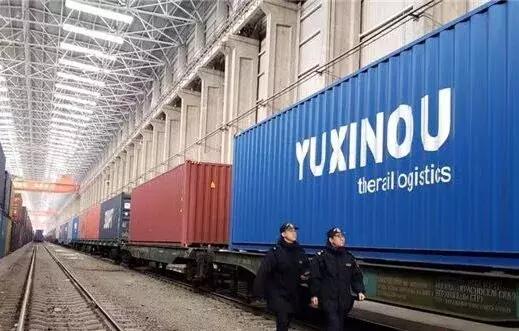 人民日报点赞重庆物流大通道：内陆开放“闯”出来！