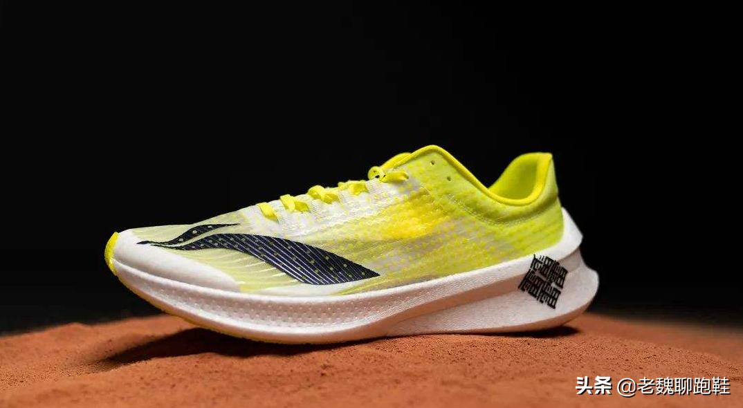 四大跑鞋对比阿迪耐克,耐克和阿迪顶级跑鞋真实测评
