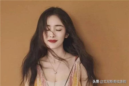适合大脸小脸的短发型图片,今年流行脸大的女生适合什么发型