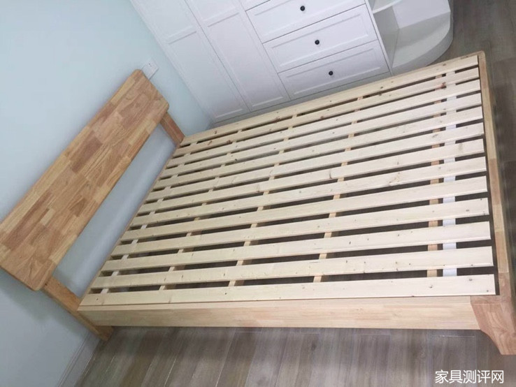 租房床铺怎么选,租房该不该买床