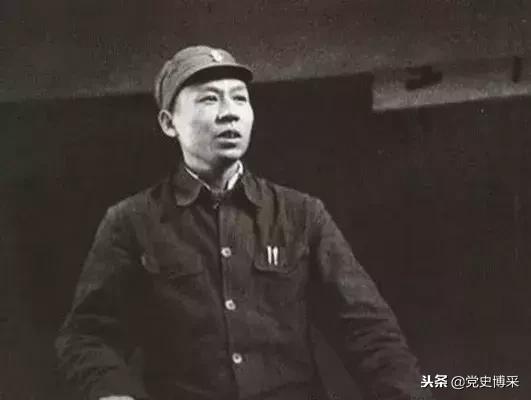 *少奇刘**在人民*队军**两次历史大发展机遇中做出怎样特殊贡献