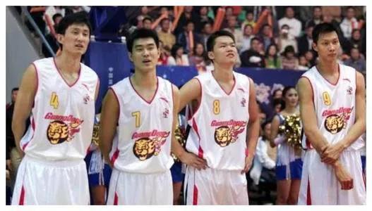 易建联与周琦谁的实力更强,周琦为什么这么难超越易建联