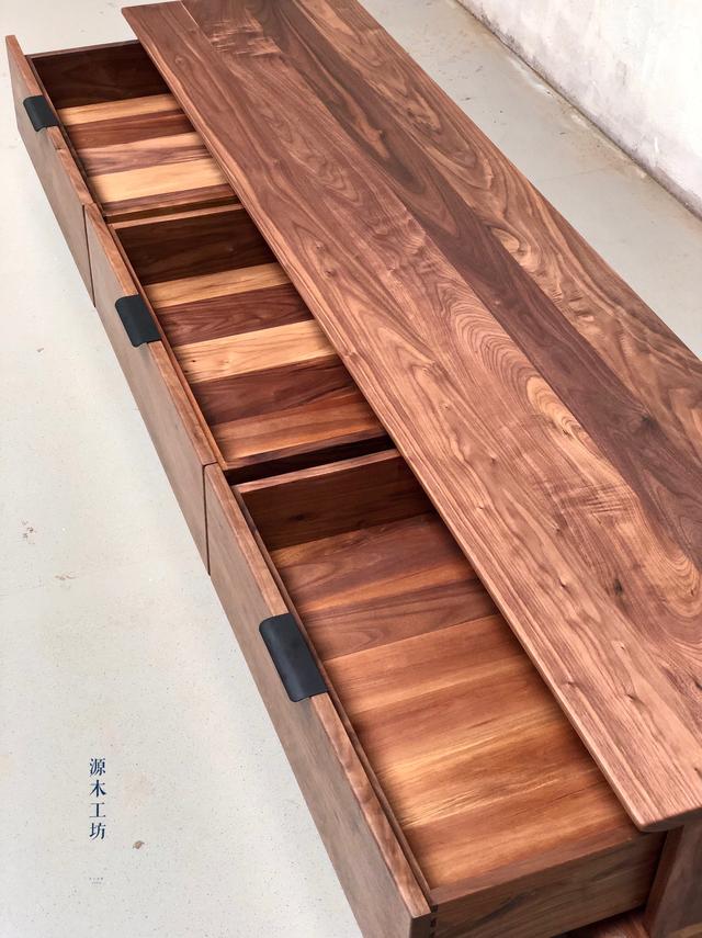 “拼一脸的缤纷染一屋的色块做最精彩的自己”原木家具最百搭