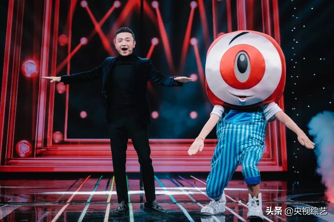 大腿颠球100下,10岁少年创造一小时交替颠球纪录