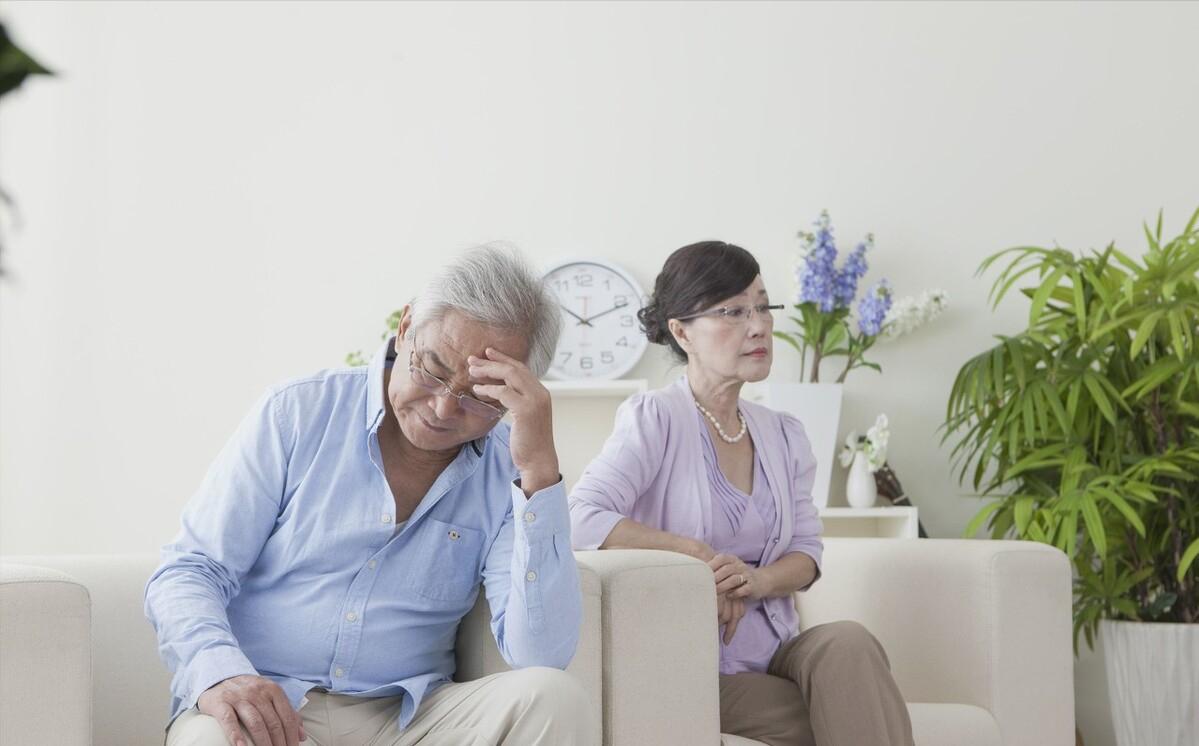 66岁男人自述：跟离异女人搭伙，她占有欲太强，我快要坚持不住了