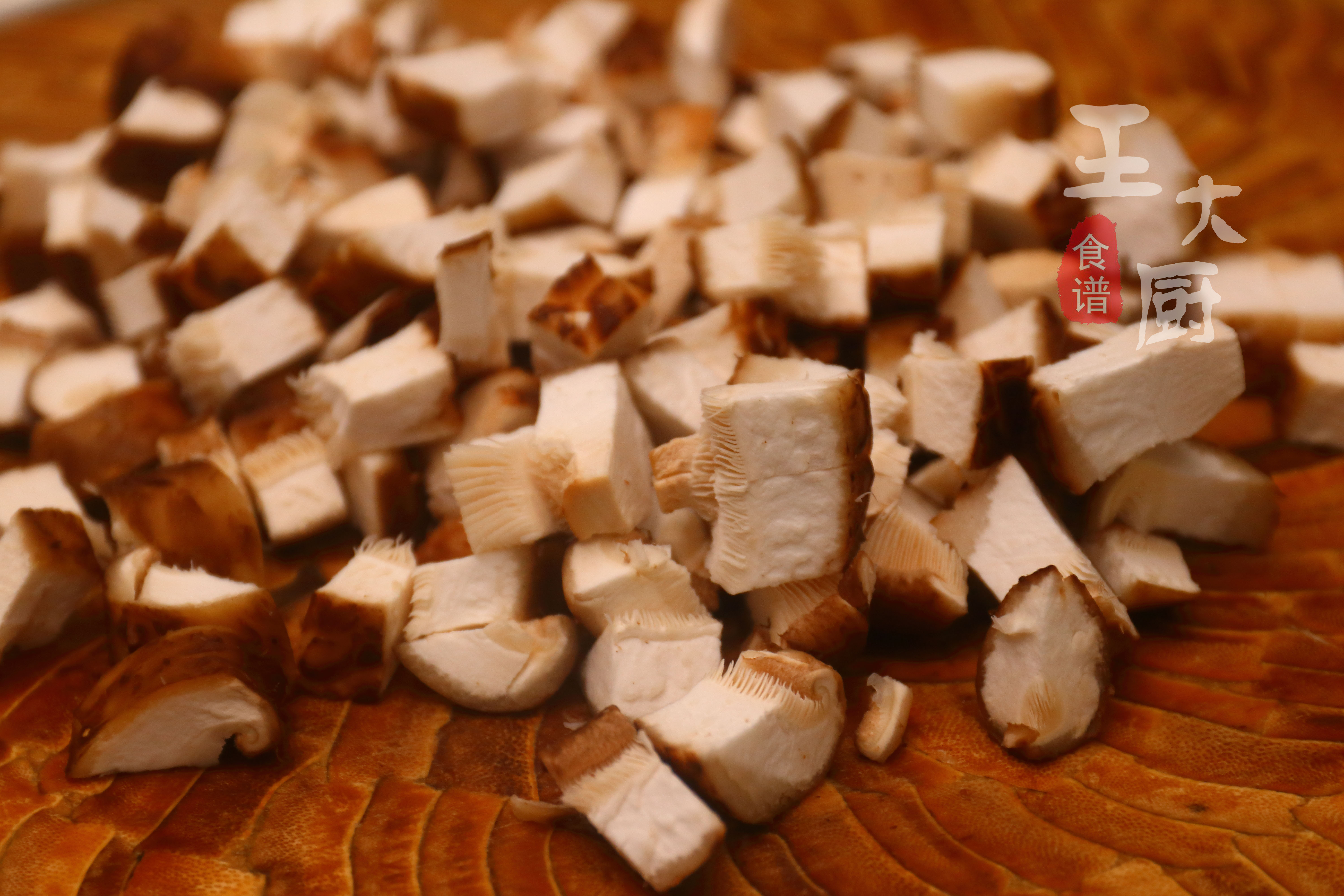 牛肉酱料可以做哪些好吃的,香菇牛肉酱香辣牛肉酱