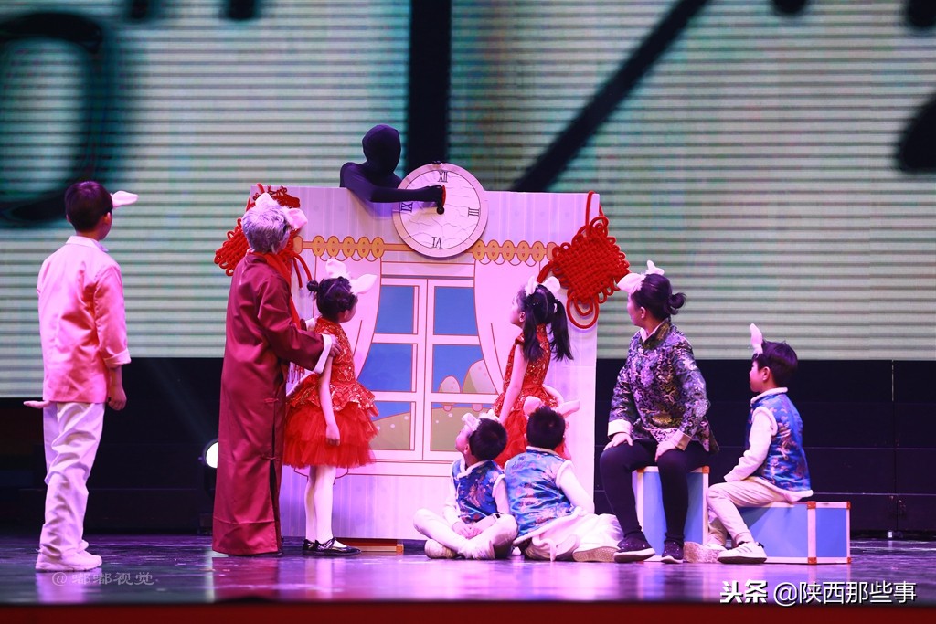 小天鹅艺术团童心向党,陕西省小天鹅艺术团点亮中国梦