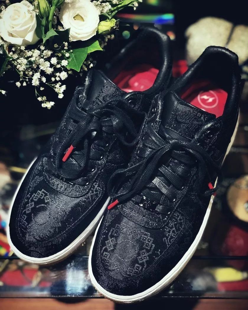 月工资8000舍不得买鞋,月薪一万买不起百元鞋