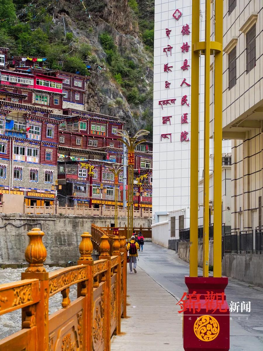 雪山下建筑物,雪山下建一座自己的木屋