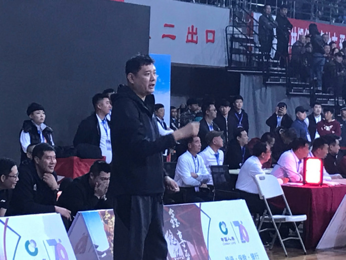 山东男篮三大内线发威,山东男篮主场输了几场