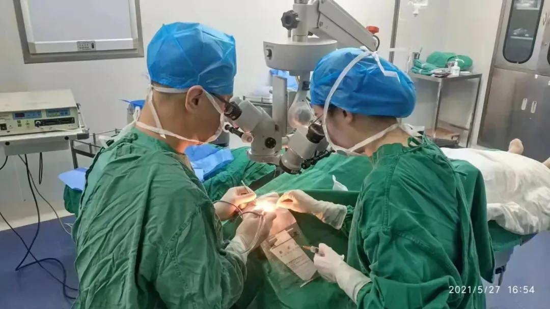 辉县市中医院简介,辉县中医院夜景