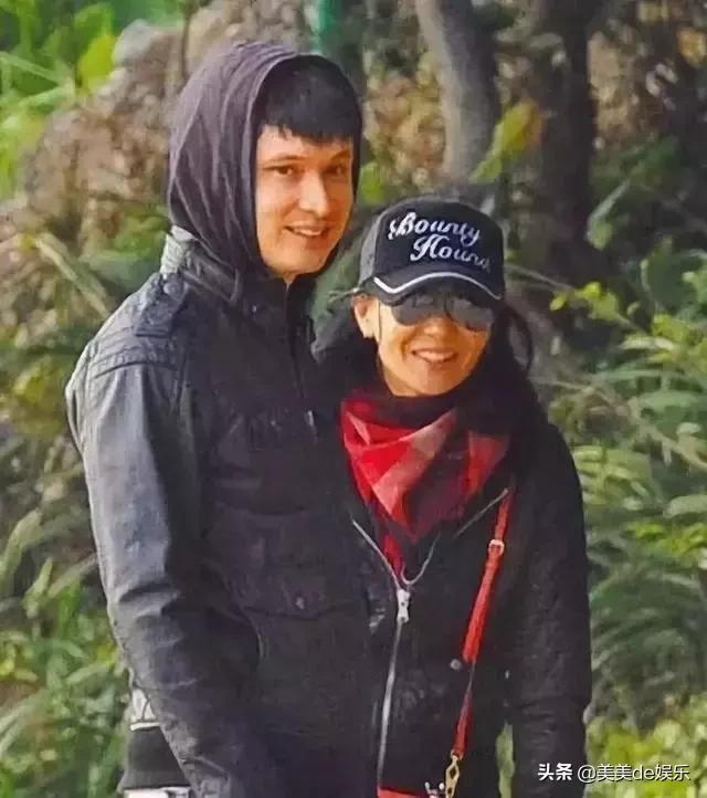 54岁张曼玉个人生活,张曼玉身价8亿是真的吗