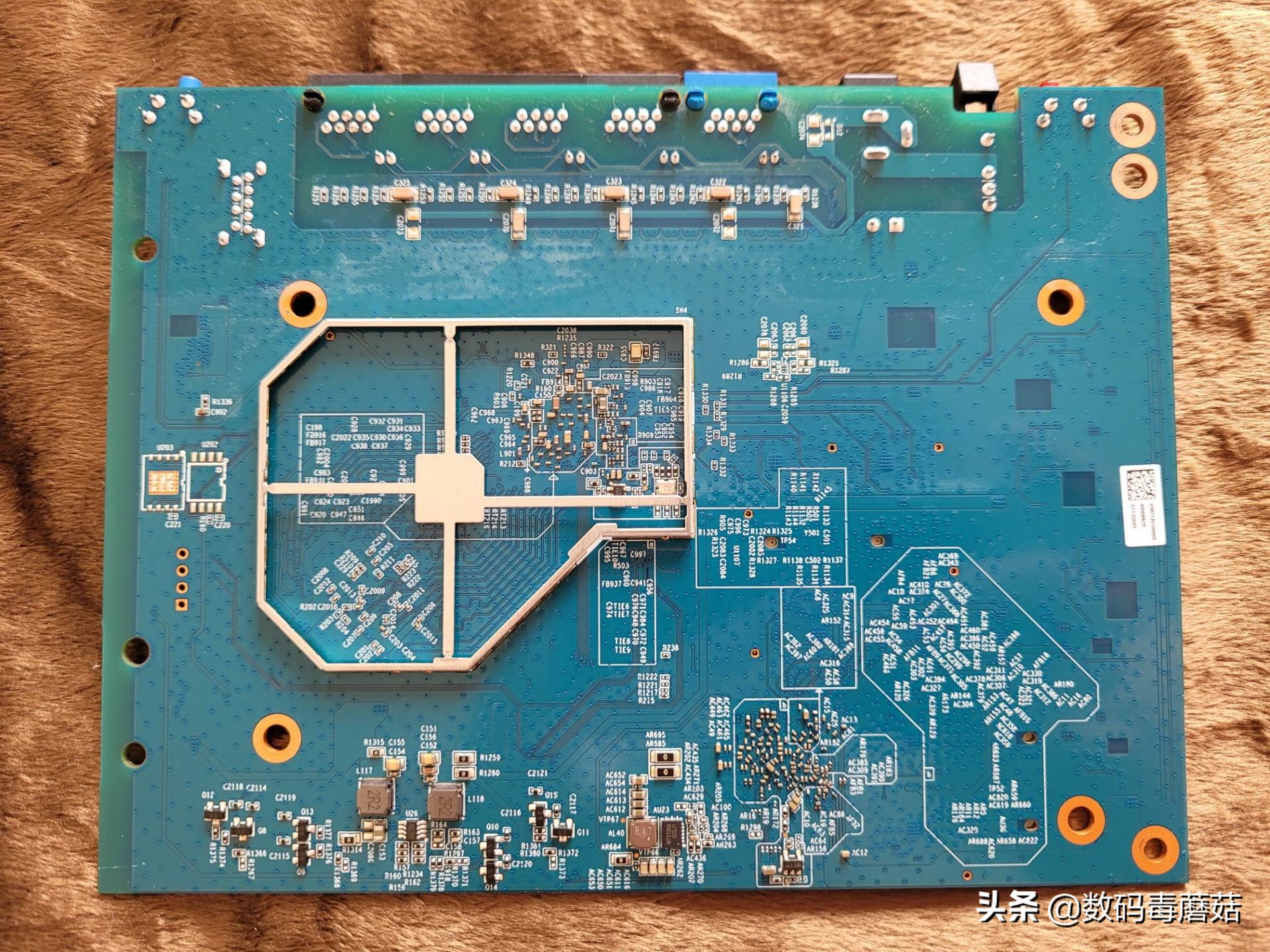 linksyse9450对比mx4200,linksyse9450三核和四核区别