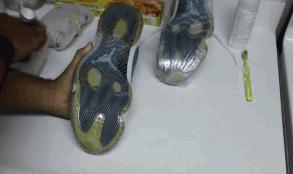 每双球鞋都值得被珍惜，最强球鞋清洁帖来了！拯救屎黄色鞋底把！