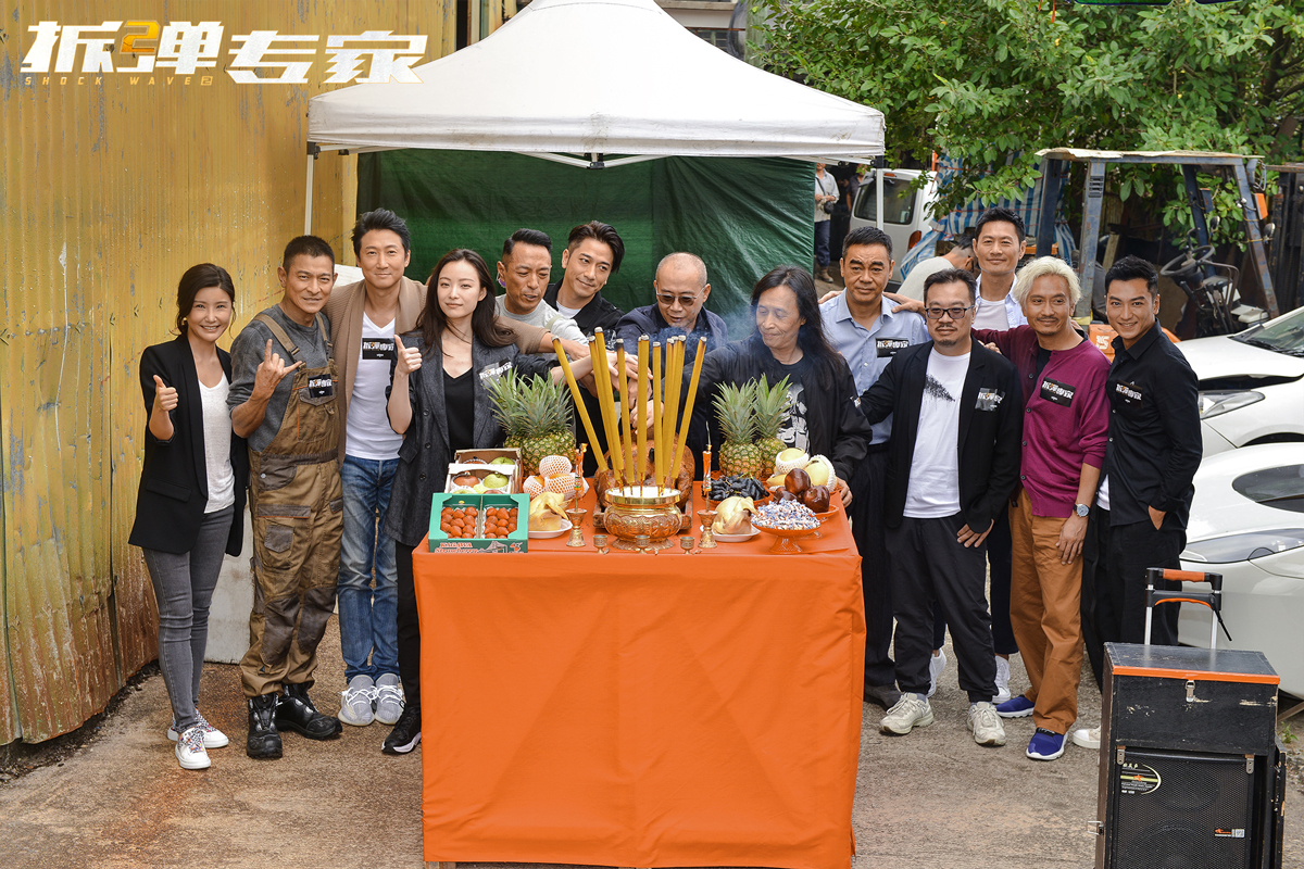 刘德华伤后全面复出接拍《拆弹专家2》搭档倪妮有没有CP感？