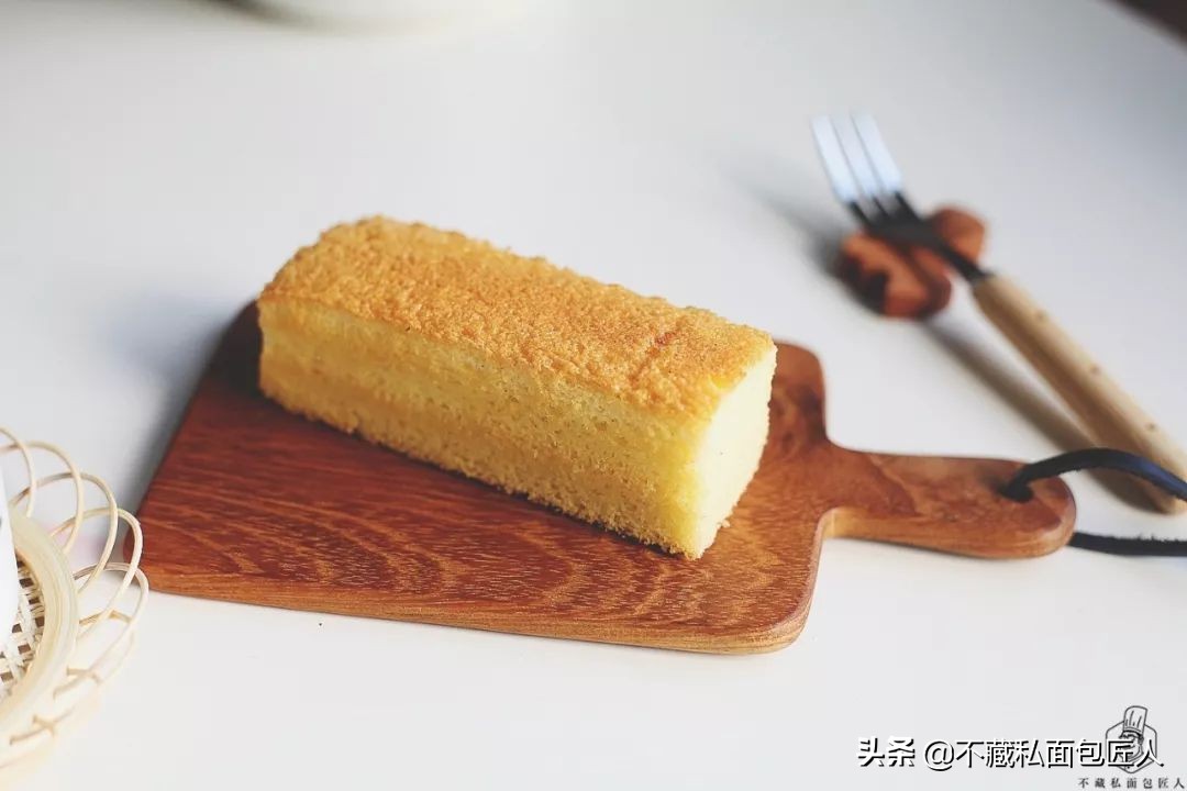 海绵蛋糕烤着就塌了怎么回事,海绵蛋糕鼓起又塌下是怎么回事