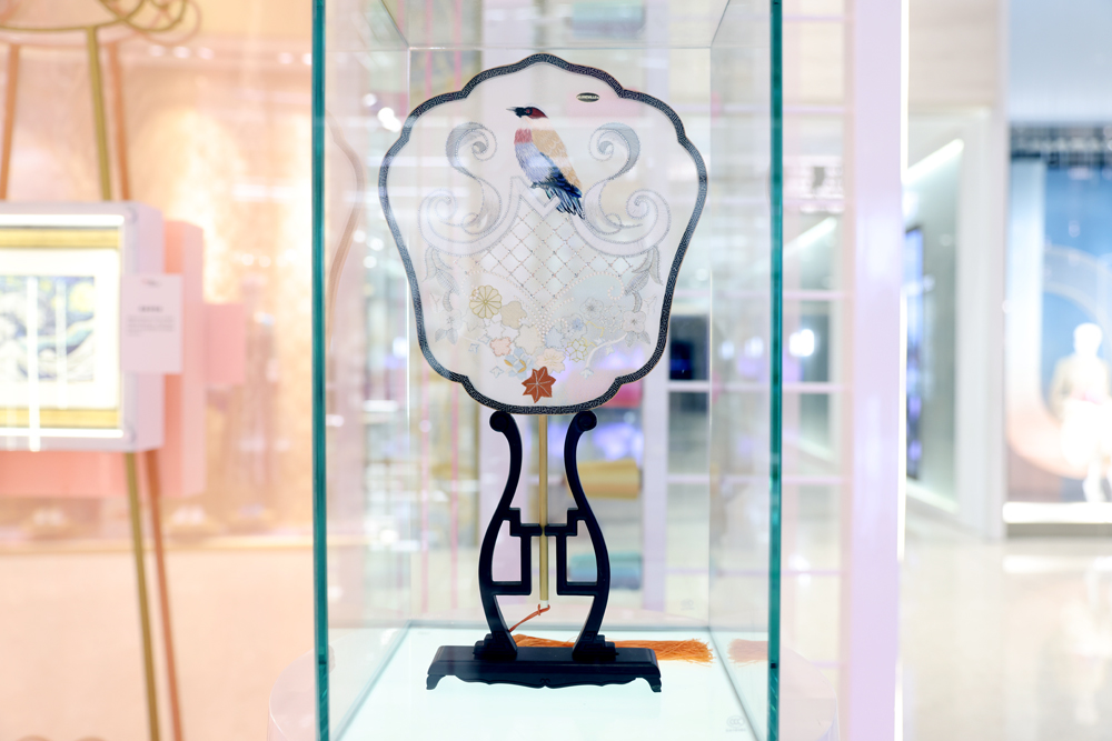 上海ifc商场开启法式刺绣艺术盛典,法式刺绣在上海