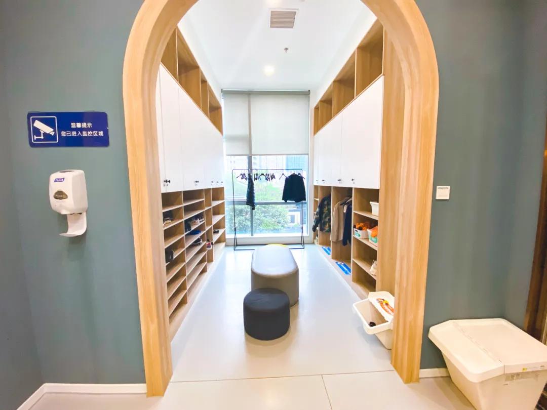 适合大孩子玩的亲子游泳,这家亲子游泳馆真的适合遛娃