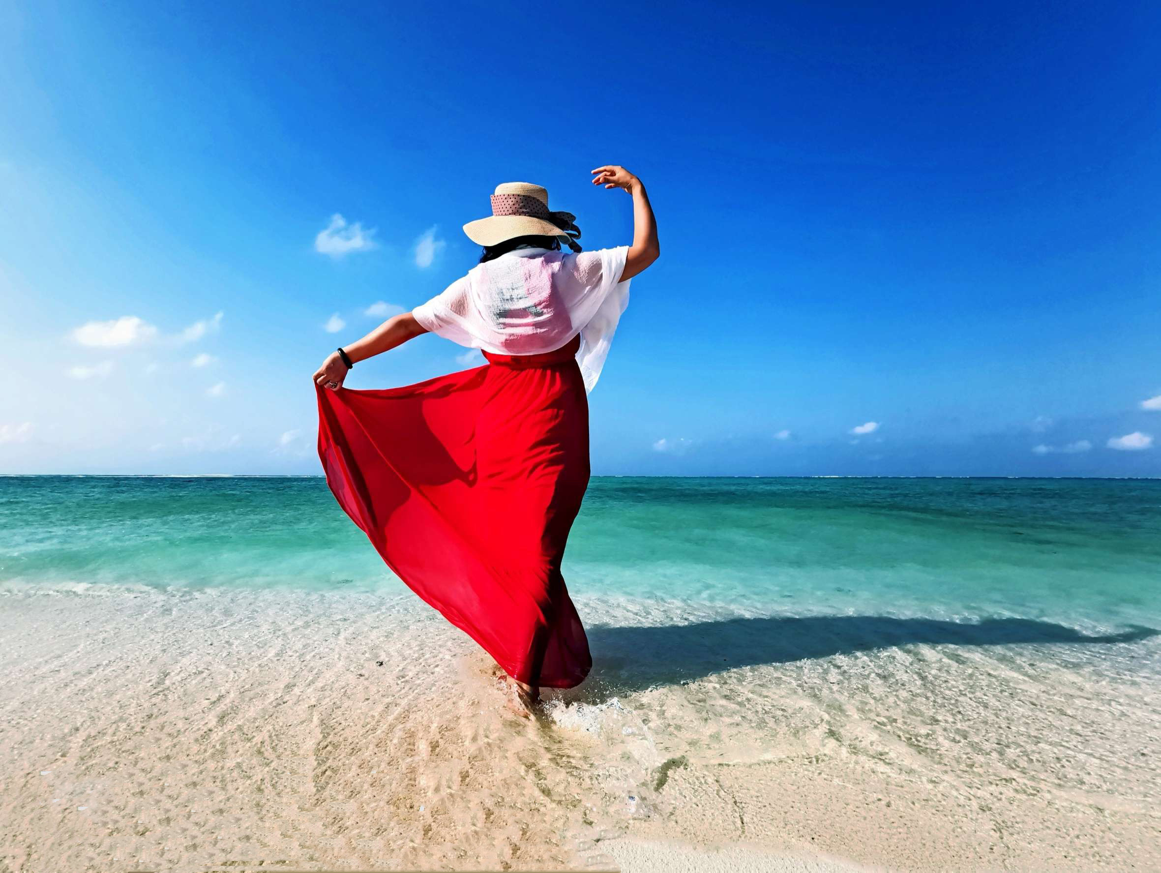 一半是海水一半是蓝天，这就是西沙群岛！我是登岛的第46066人