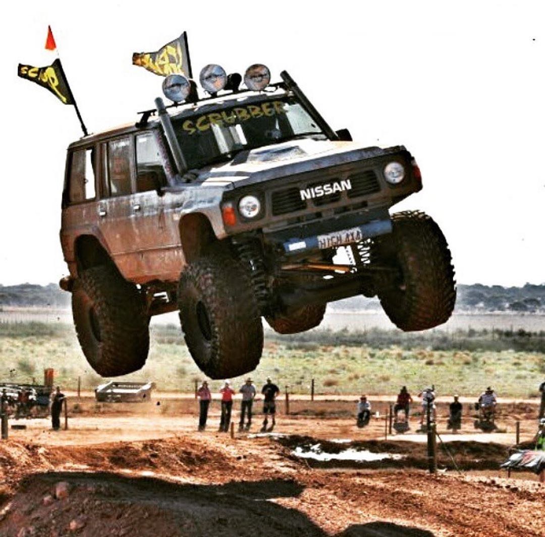 20款日产途乐越野改装实战,丰田陆地巡洋舰vs日产途乐越野