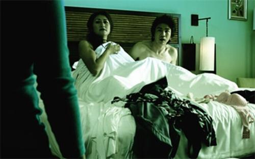 男子发现女邻居出轨结局大反转,男子深夜猥亵女子后逃离被抓获