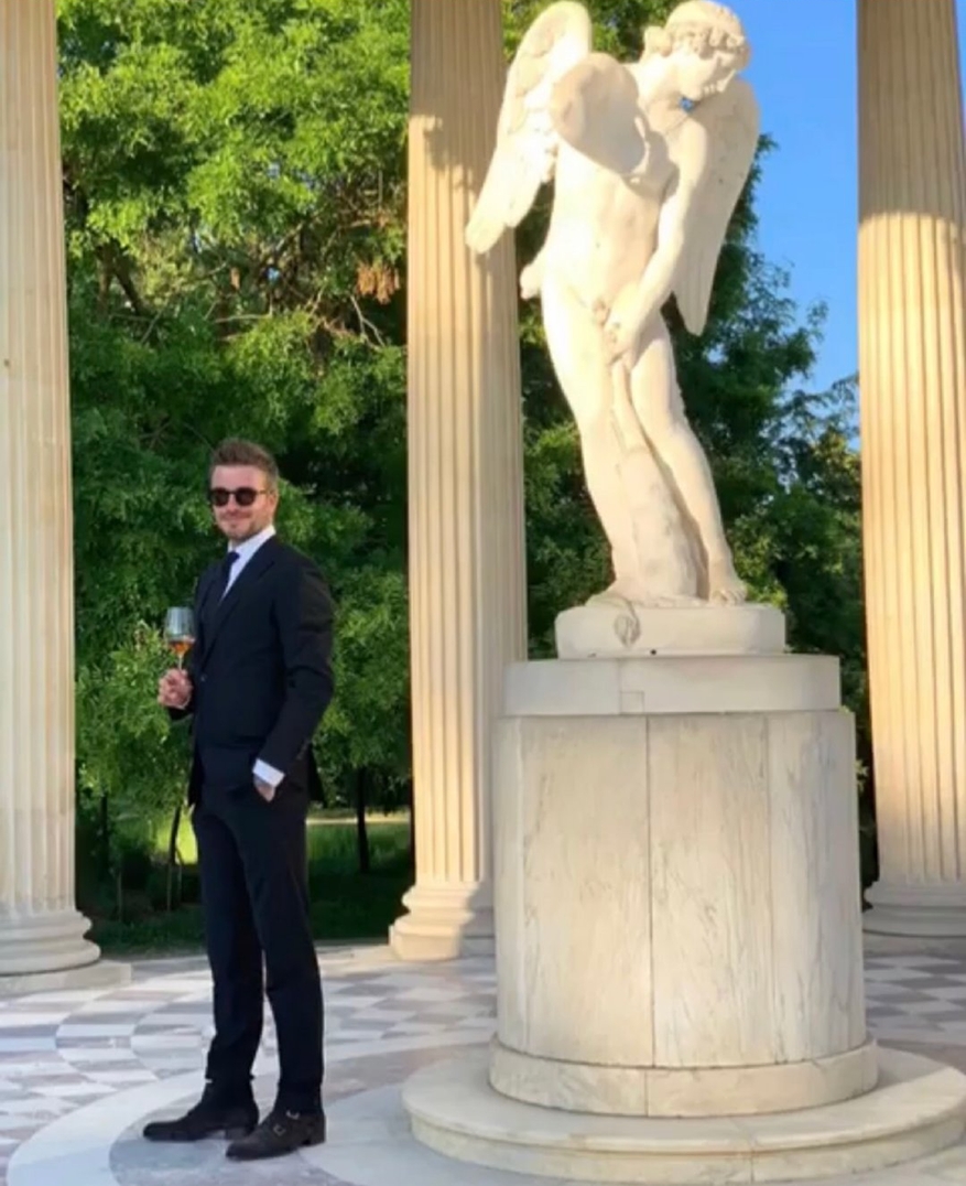 小贝和贝嫂颁奖典礼,小贝结婚19周年视频