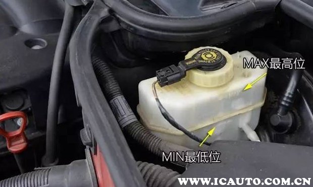 刹车灯不亮一招教你检查刹车灯,刹车灯一直亮怎么办熄火后也亮