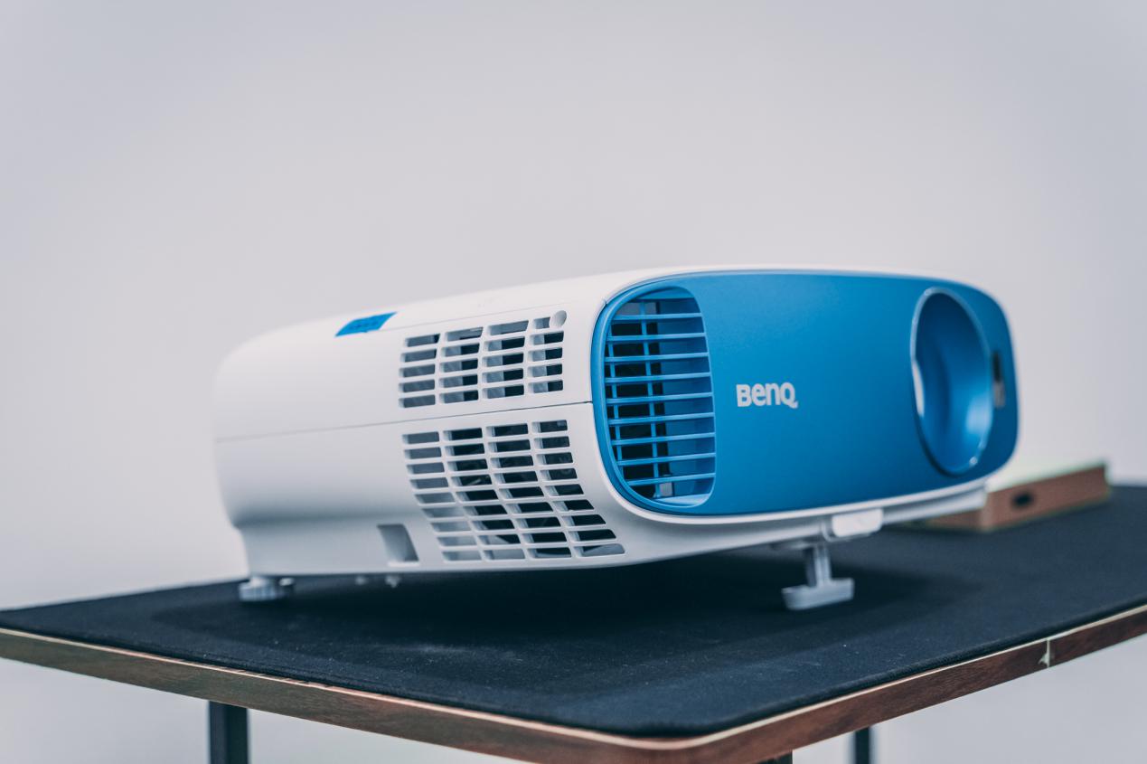 4k家用投影,4k明基tk800投影仪