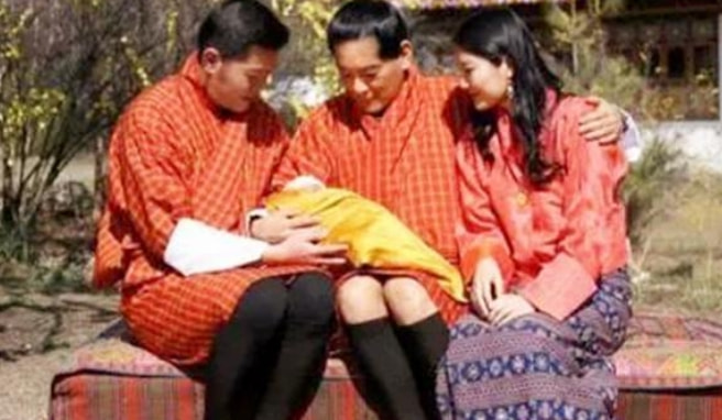 尼泊尔五个兄弟娶一个媳妇儿,尼泊尔一妻多夫制的家庭