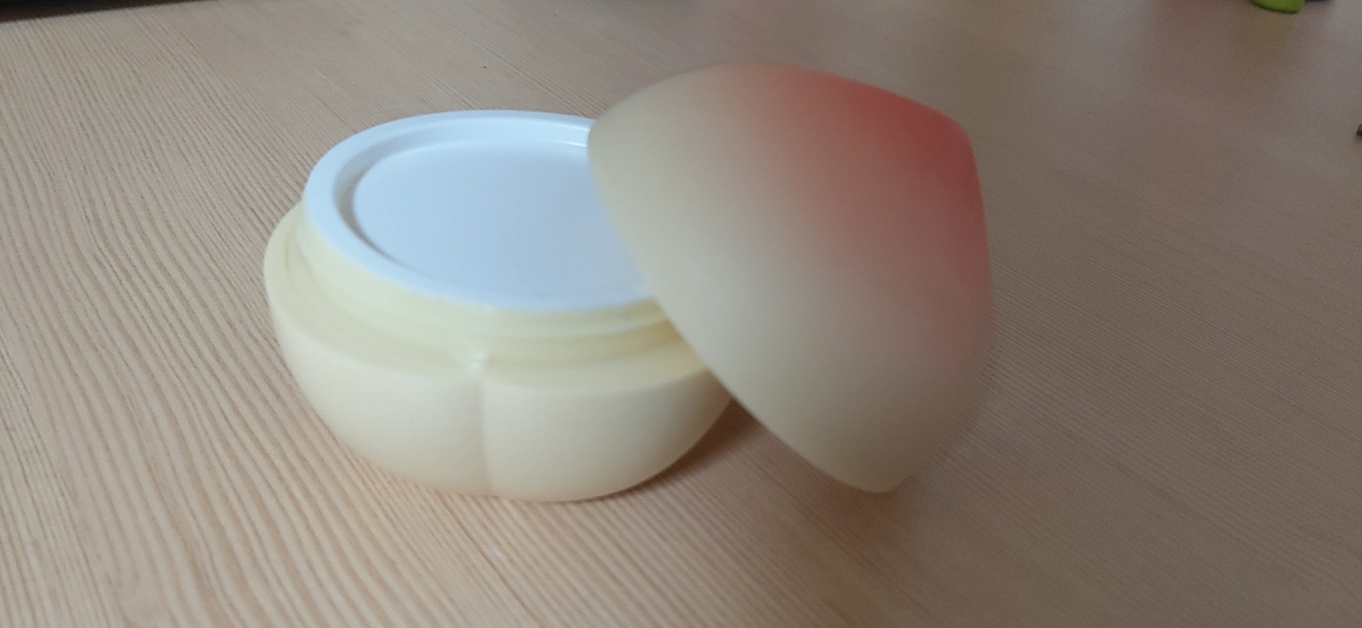 平平无奇的化妆小物,分享铁皮的化妆品