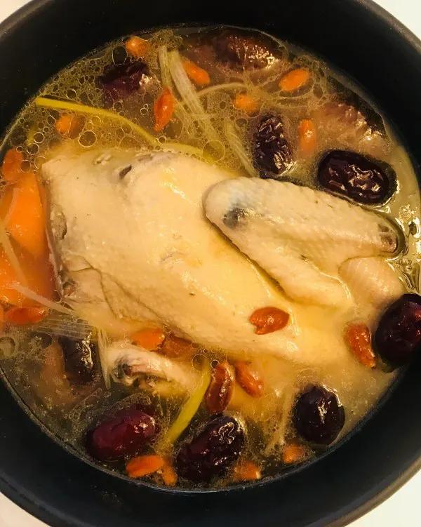 迟子建的亲亲土豆表达什么情感,亲亲土豆语言特点