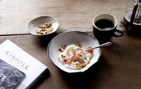 剩的酸奶怎么利用,剩酸奶怎么做酸奶