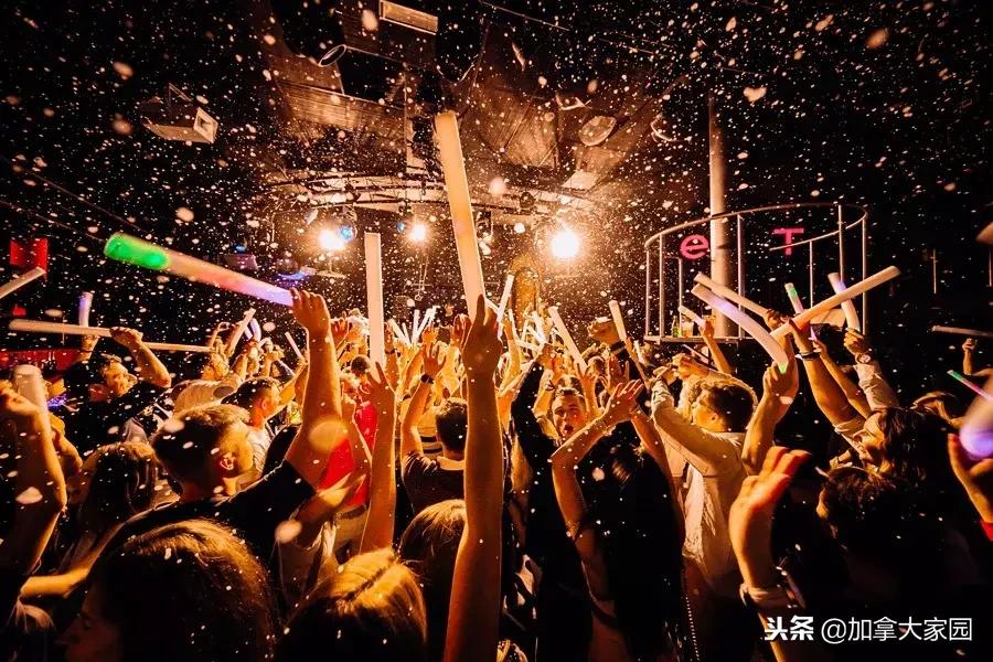 中国女留学生吸“笑气”成瘾：一年花十几万，瘫痪，坐轮椅回国！