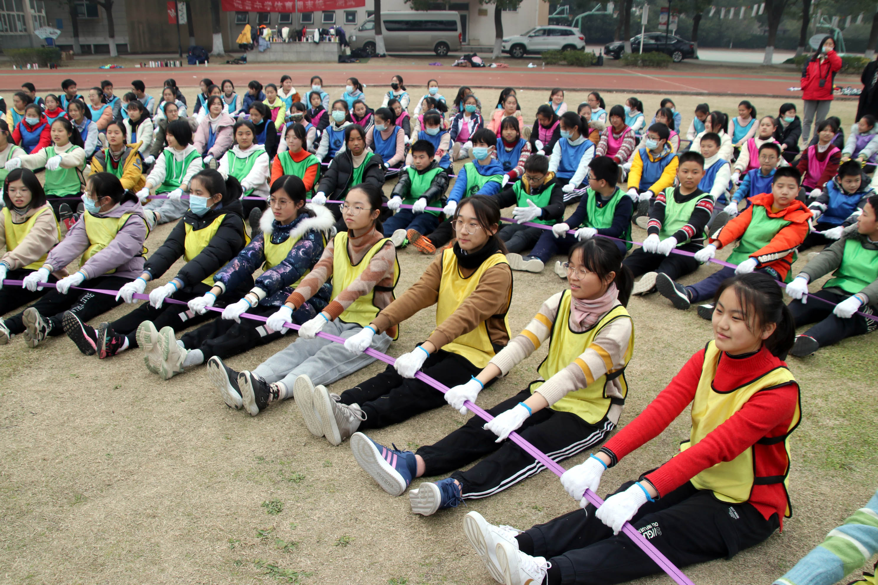 苏州吴中区迎春中学开展“拓展训练进校园素质教育显身手”活动