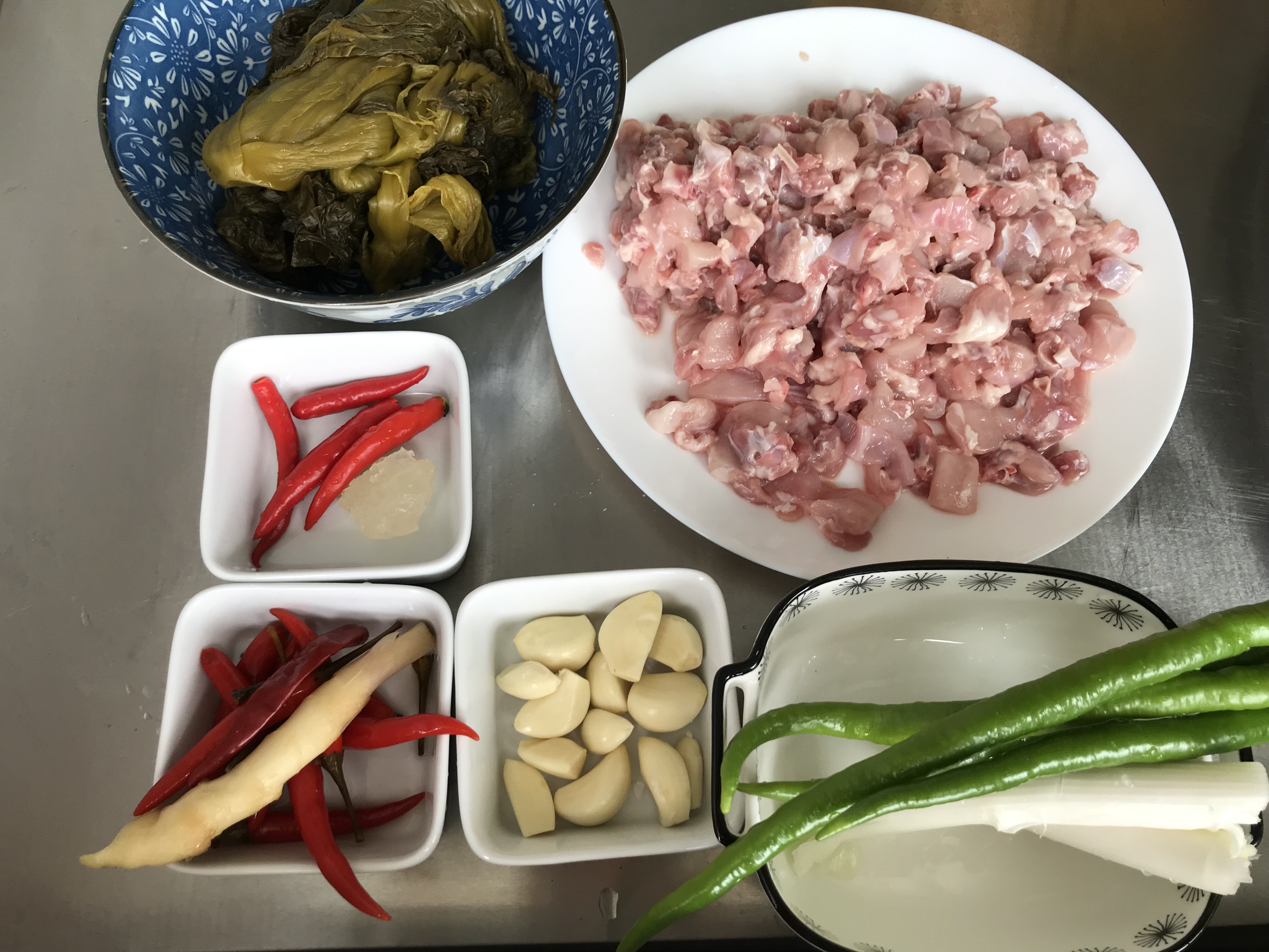 酸菜兔兔正宗做法,如何做一碗色香味俱全的酸菜鱼