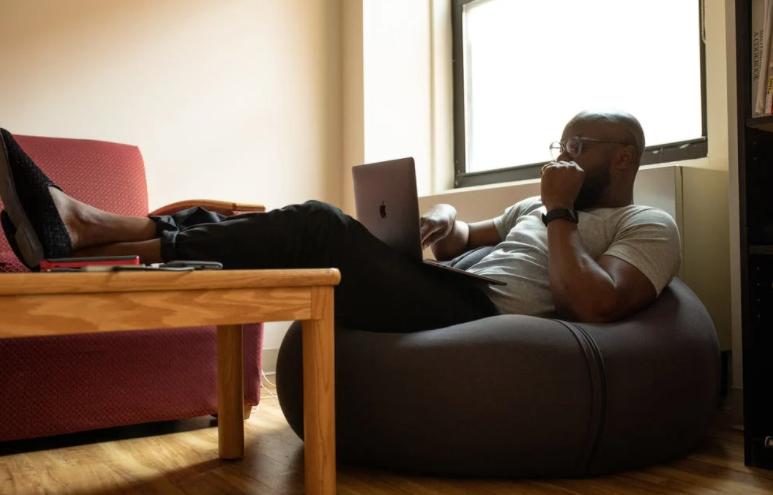 房地产公司应届生薪资,房地产应届毕业生薪资