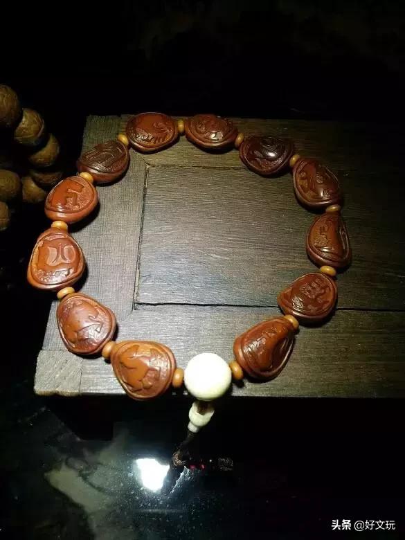 做松子手串,坚果松子做成手串被卖出17万