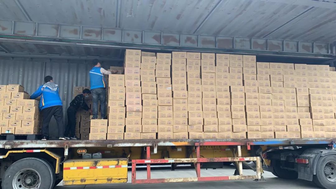 勠力同心打赢防疫攻坚战,万众一心战疫情共克时艰保稳定