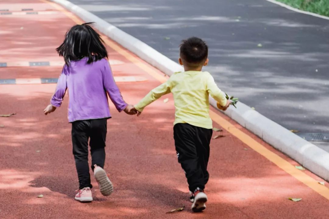 又发现深圳一个“绝美打卡地”!“淘金”绿道,人少免费