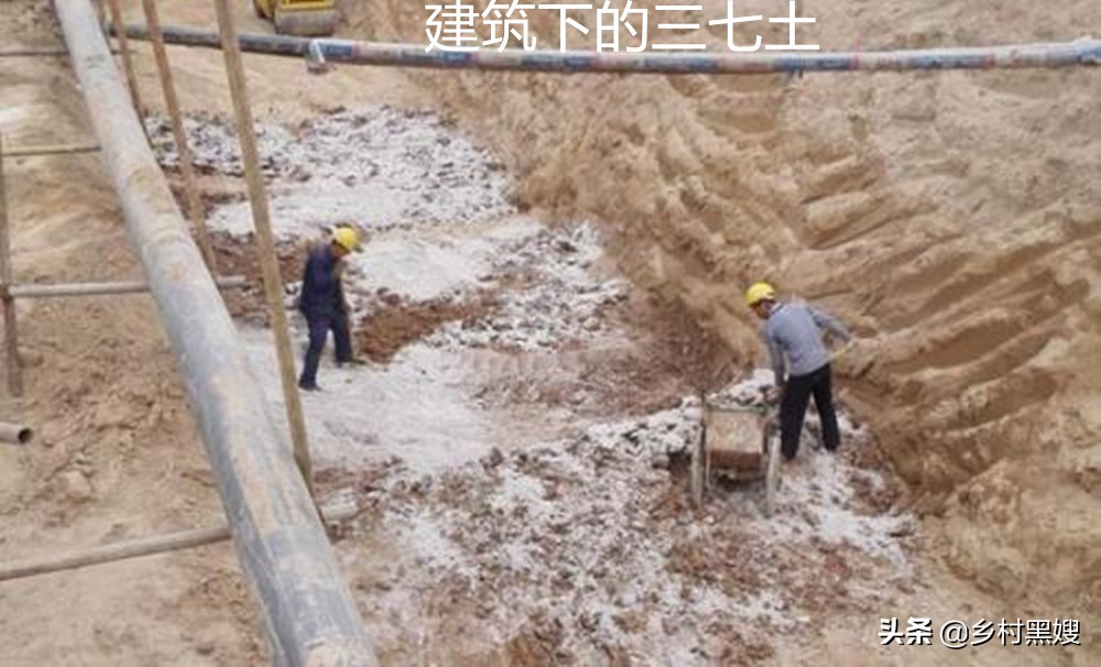 农村老屋可以用三七灰土做地面吗,地基用三七灰土好还是三合土好