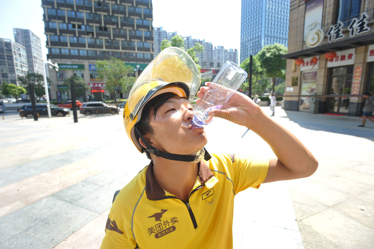 美团悄悄更改骑手佣金是新的压榨手段？网友：我已卸载美团