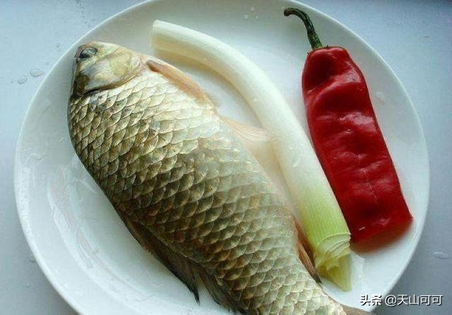 腌鱼的葱蒜需要洗掉吗,腌鱼的葱姜要拿掉再蒸吗