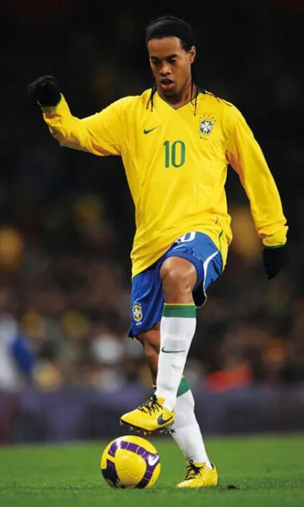 实况2008罗纳尔迪尼奥的数据,实况2017有罗纳尔迪尼奥吗