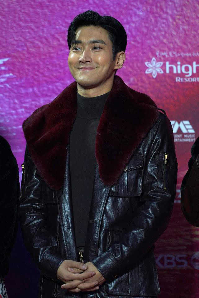 崔始源机场大衣,毛呢大衣崔始源