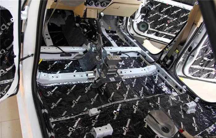 卡罗拉全车做隔音与劳斯莱斯同款,卡罗拉跑高速120km的隔音效果